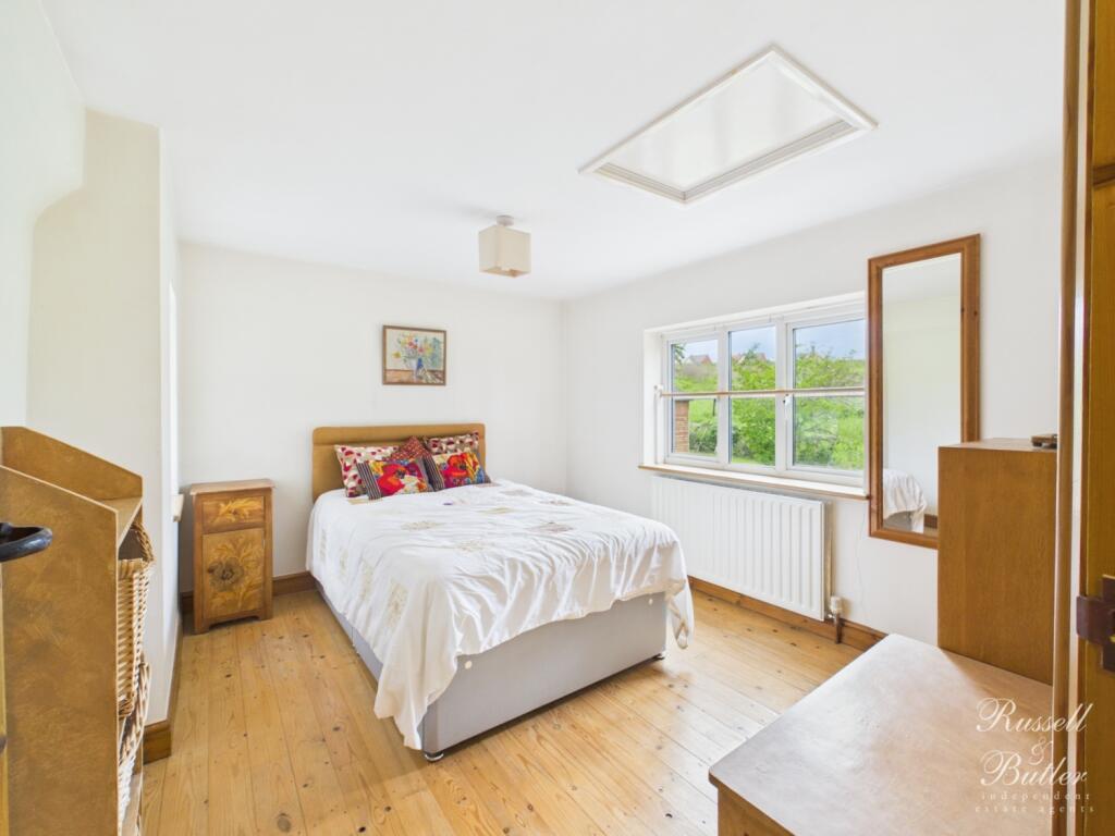 House in Buckingham, Buckinghamshire - View 4