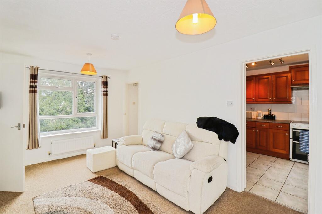 Apartment in Norwich - View 3