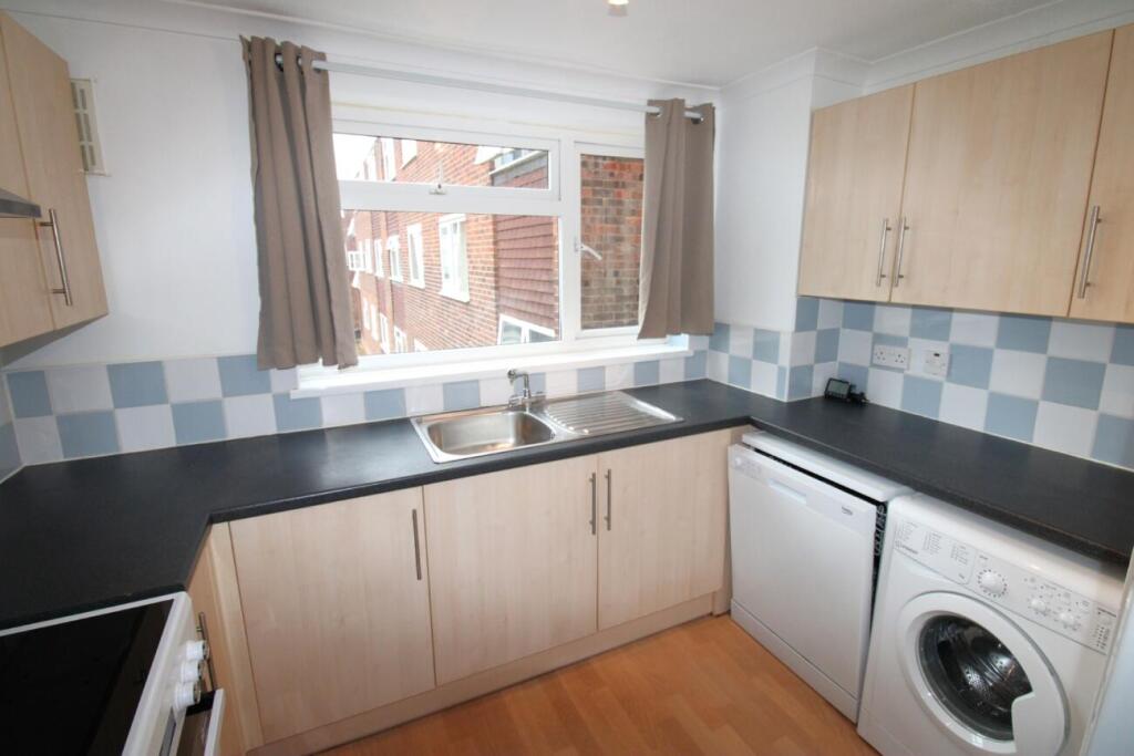 Apartment in London, Upminster Bridge, Upminster - View 4