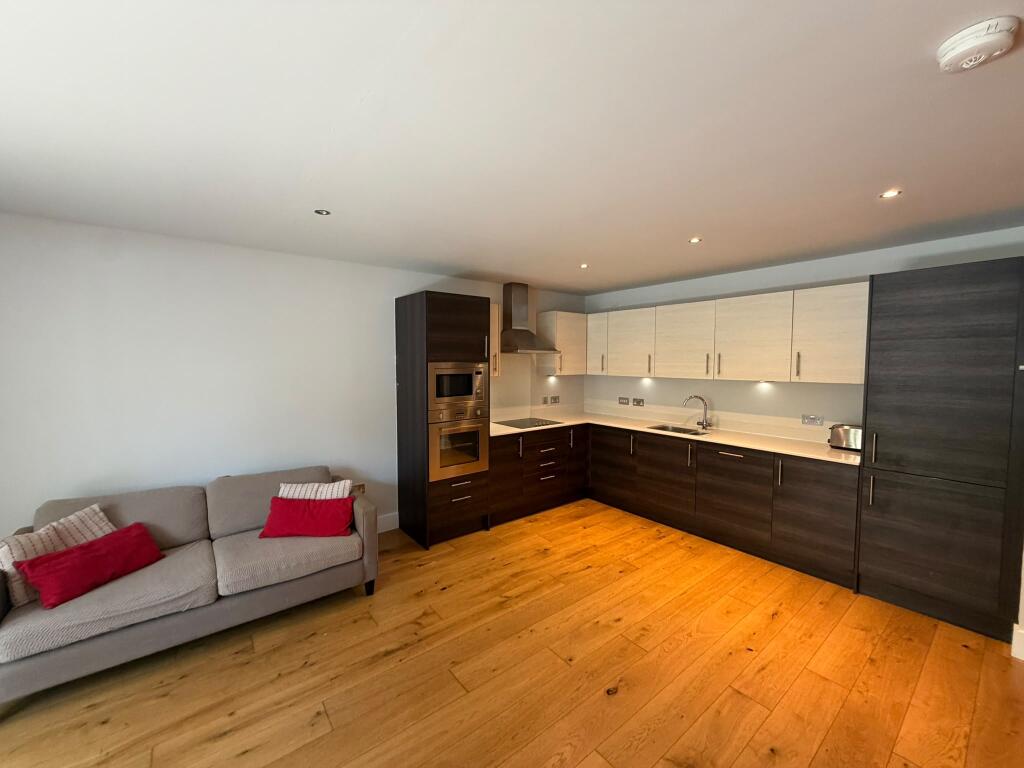 Main image of property: 8/1 Brandfield Street, Edinburgh, EH3 8AS