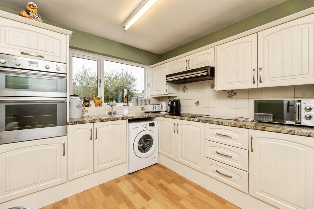 House in Wakefield - View 3