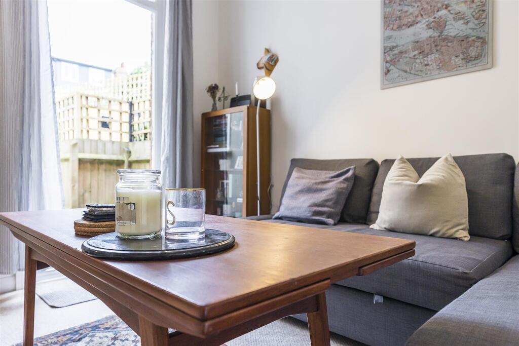 Apartment in London - View 5
