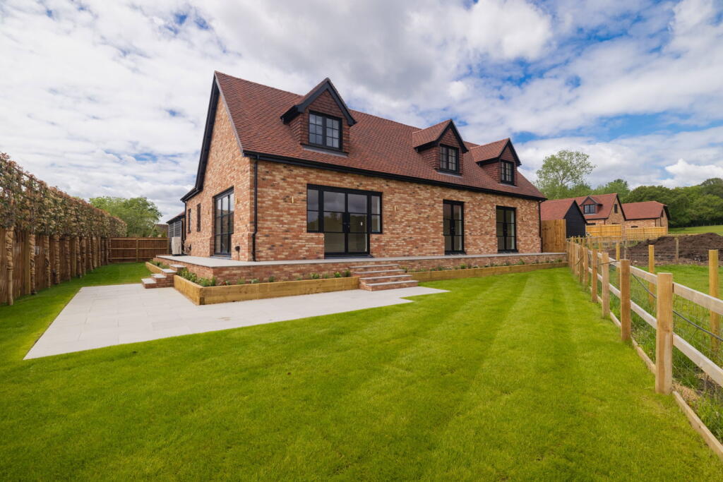 House in Mole Valley, Charlwood - View 2