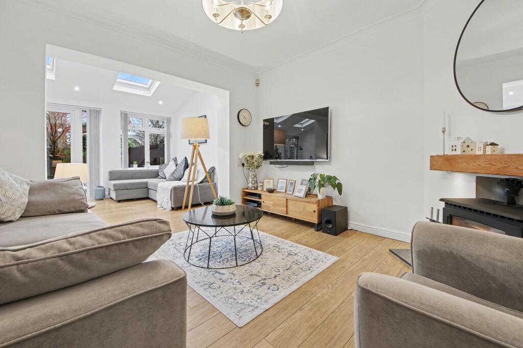 Brownlow Avenue, Bitterne, SO19 photo 2