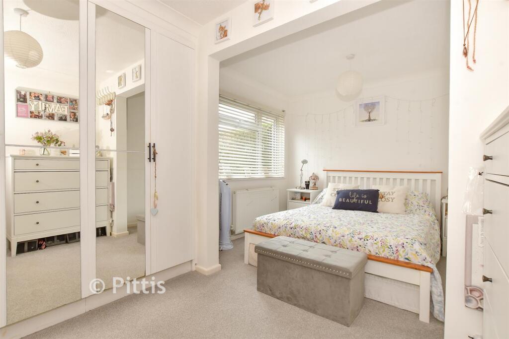 House in Carisbrooke, Hunny Hill, Newport - More