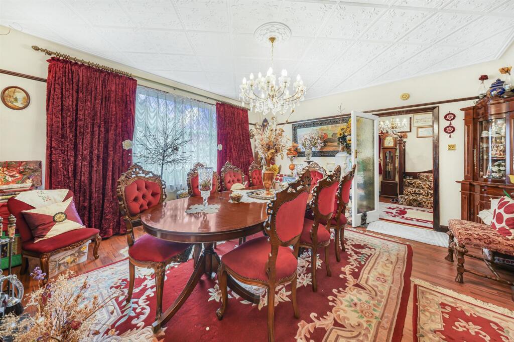 House in London - View 5