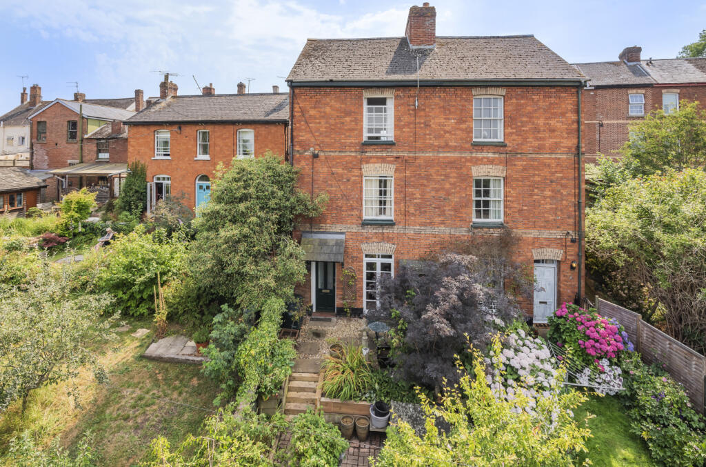 3-bed semi-detached on Union Road, Crediton, Devon, £280,000