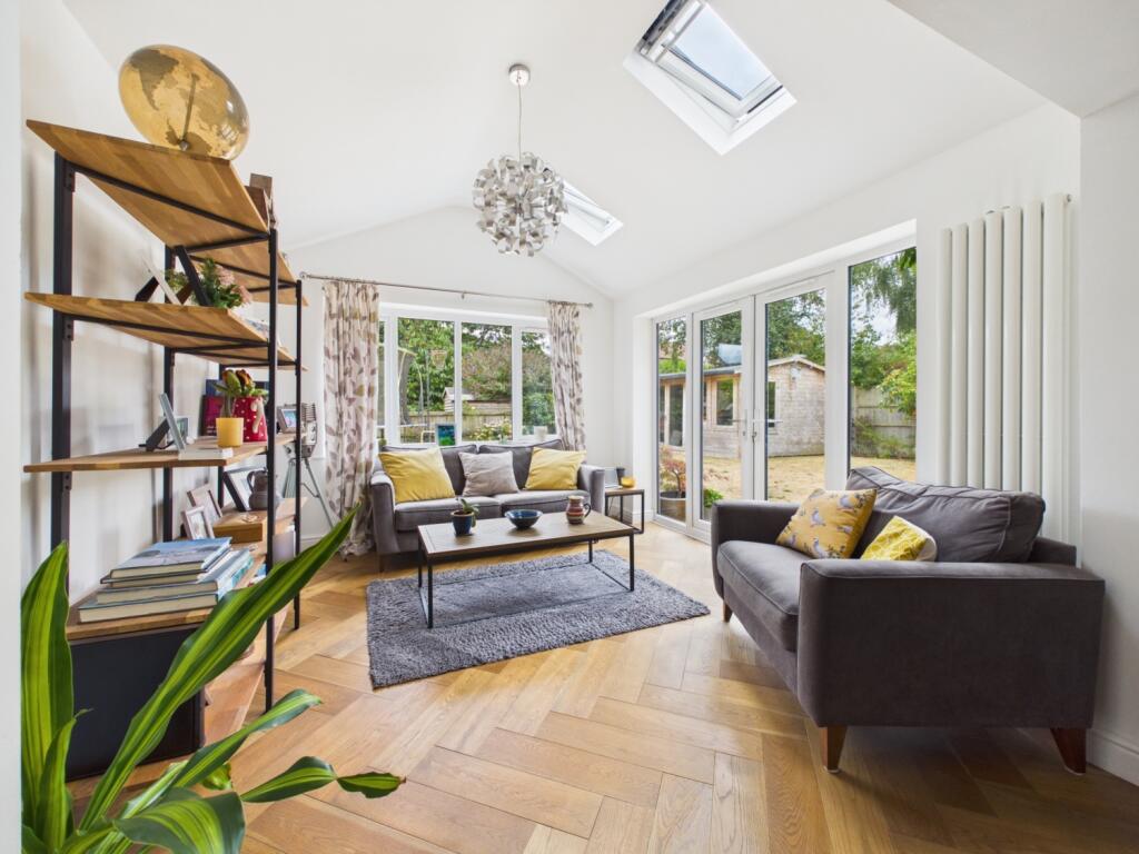 House in Newport - More
