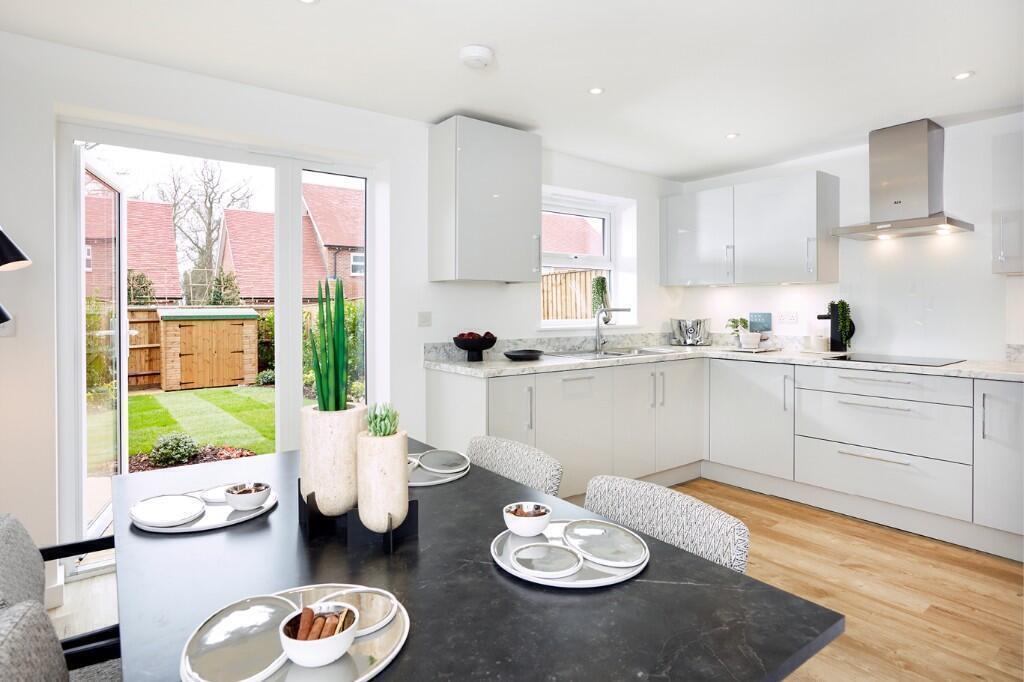 House in Basingstoke and Deane, Vyne Park, Popley - View 2