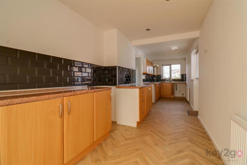 House in Sheffield, Sothall - View 3