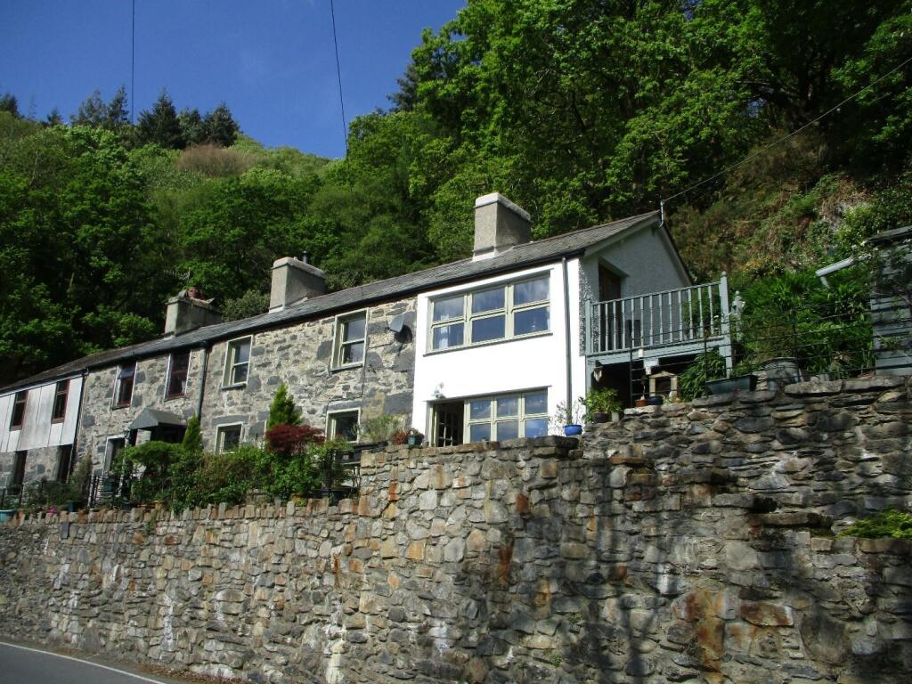 Main image of property: Prenteg, Porthmadog