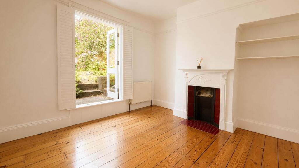 House in Tonbridge - More