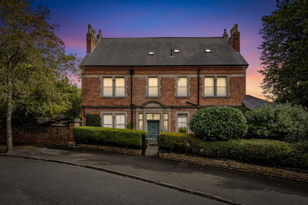 Main image of property: Lincoln Circus, The Park, Nottingham, NG7