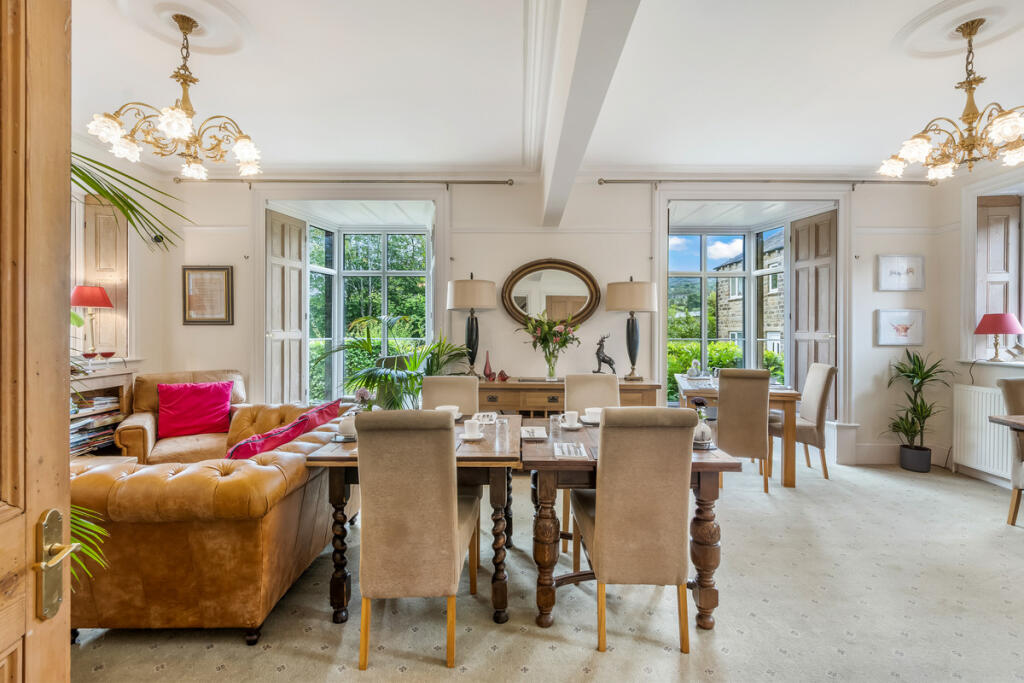 House in Derbyshire Dales, Matlock Town - More