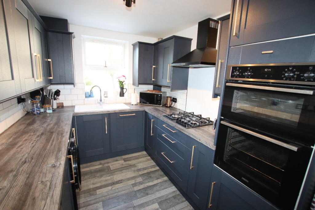4-bed semi-detached on Harpers Way, Clacton on Sea, CO16, £250,000