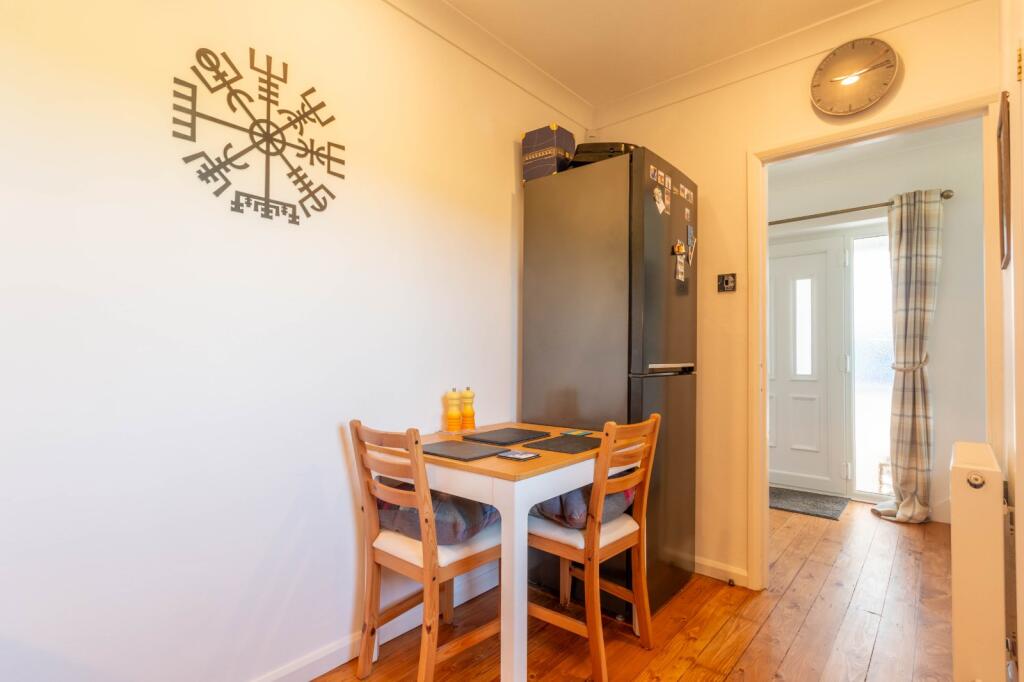 Birchlands Avenue, Wilsden, Bradford, West Yorkshire, BD15 photo 4