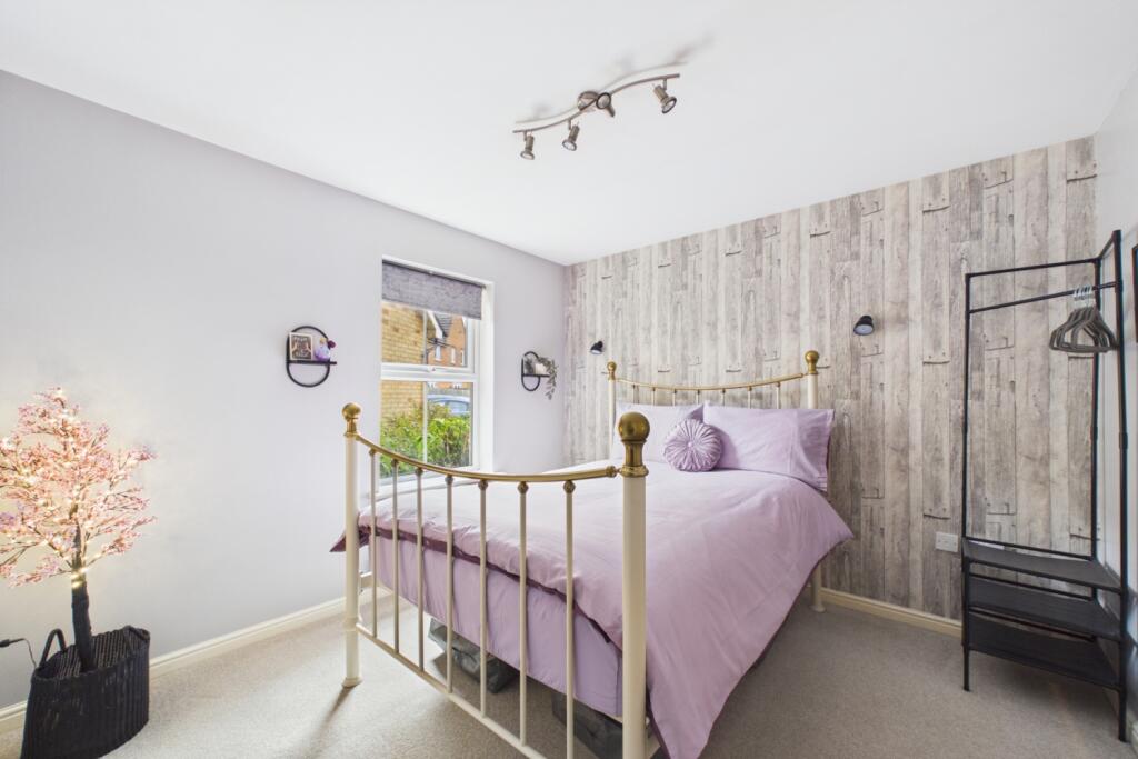Apartment in Luton - View 5