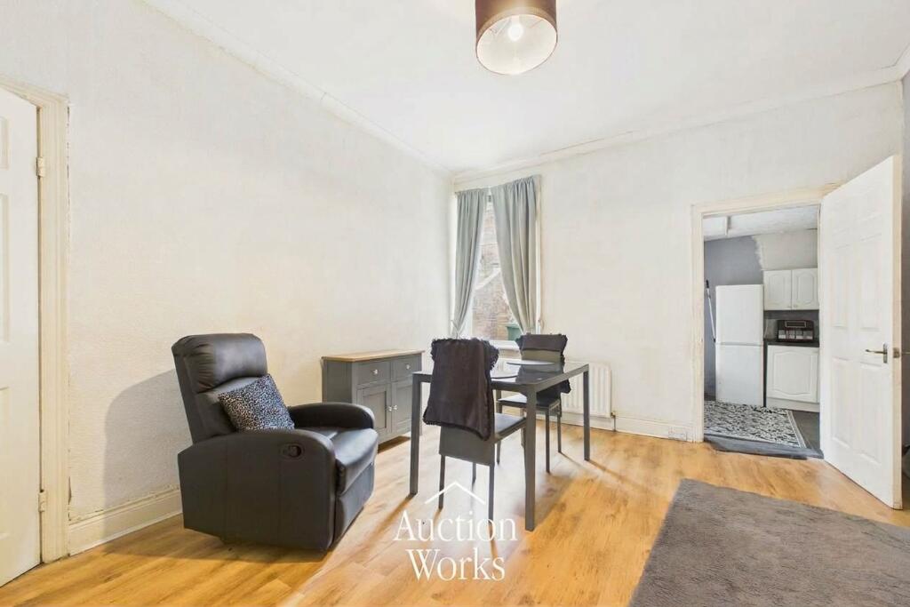 Apartment in Newcastle upon Tyne - View 5