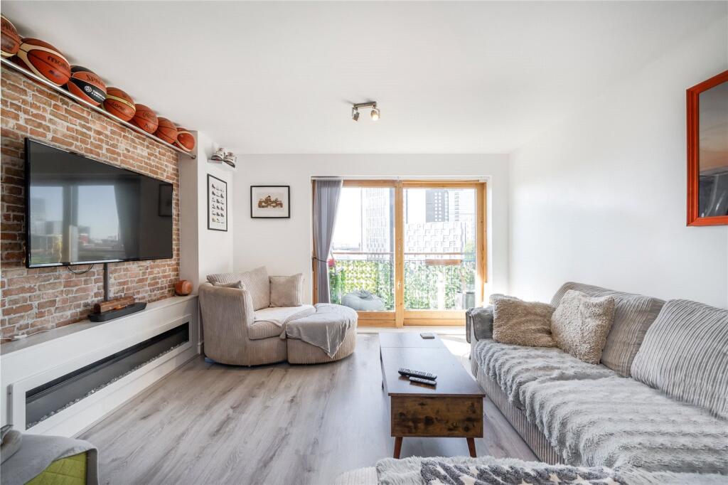 Main image of property: Burford Wharf Apartments, 3 Cam Road, London, E15