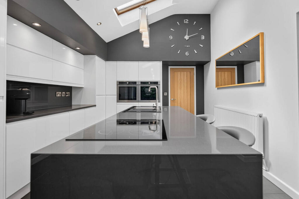 House in Stoke-on-Trent - View 4