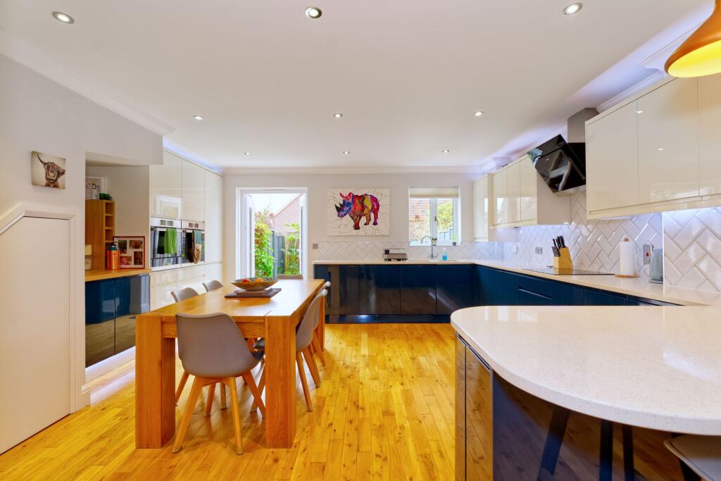 House in Horsham, North Heath, North Horsham - View 2