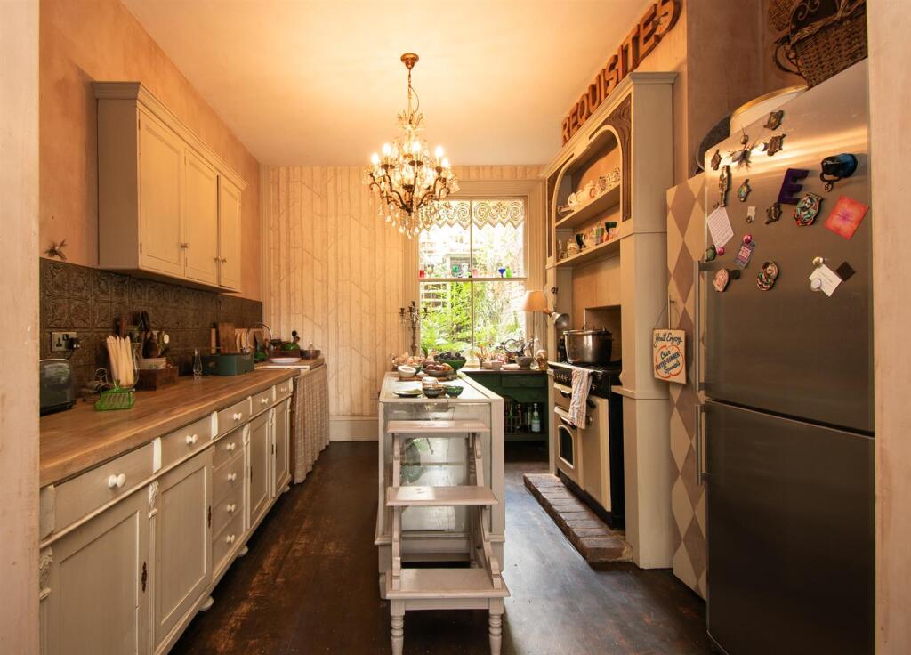 House in Tonbridge - More