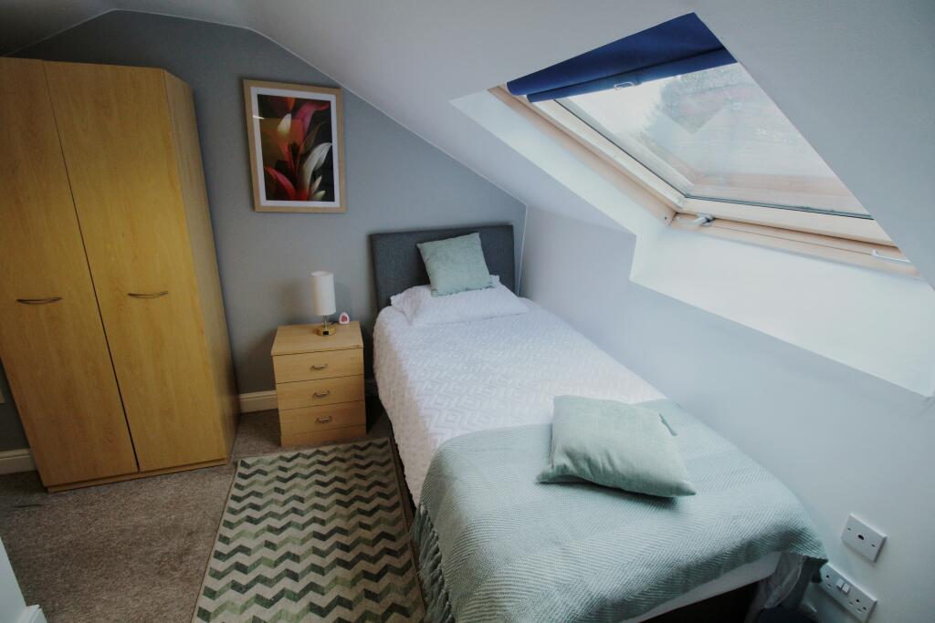 Main image of property: 67 Hewson Road, Lincoln, Lincolnshire, LN1 1RZ,