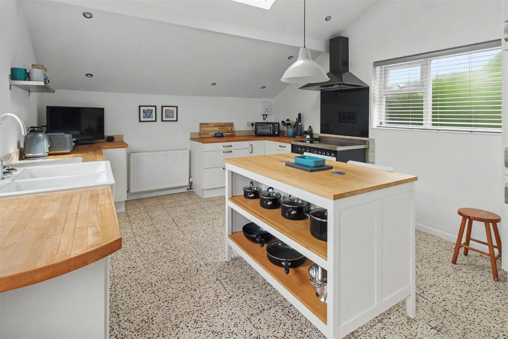 Main image of property: Montague Street, Beeston, Nottingham