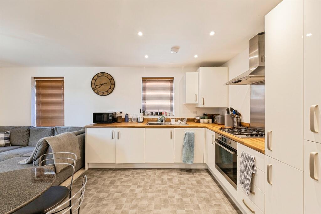 Katahdin Grove, Whitehouse, Milton Keynes photo 4