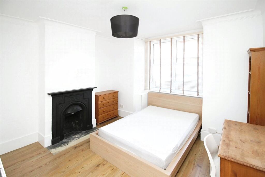 House in Twickenham - View 4