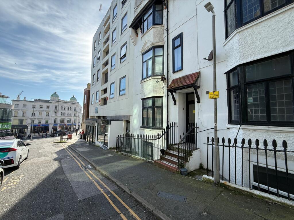 Main image of property: Queens Square, Brighton, BN1