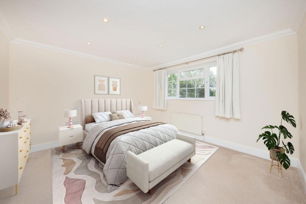House in Kingston upon Thames - More