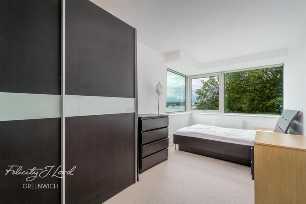 Apartment in London, Pepys Estate, New Cross - View 5