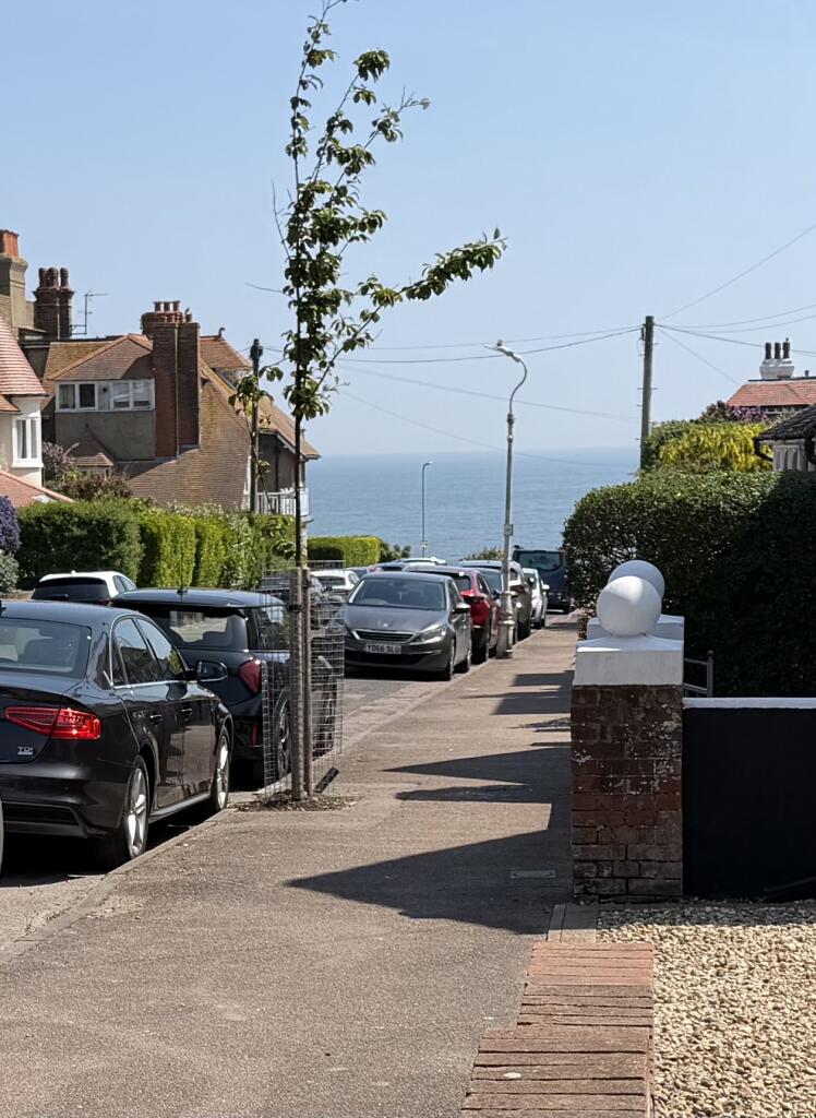 8 Dickens Road, Broadstairs , CT10 1DX photo 3