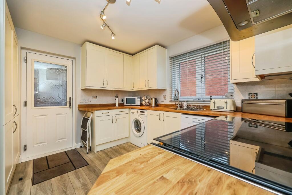 Wetherby Close, Kimberley, Nottingham photo 3