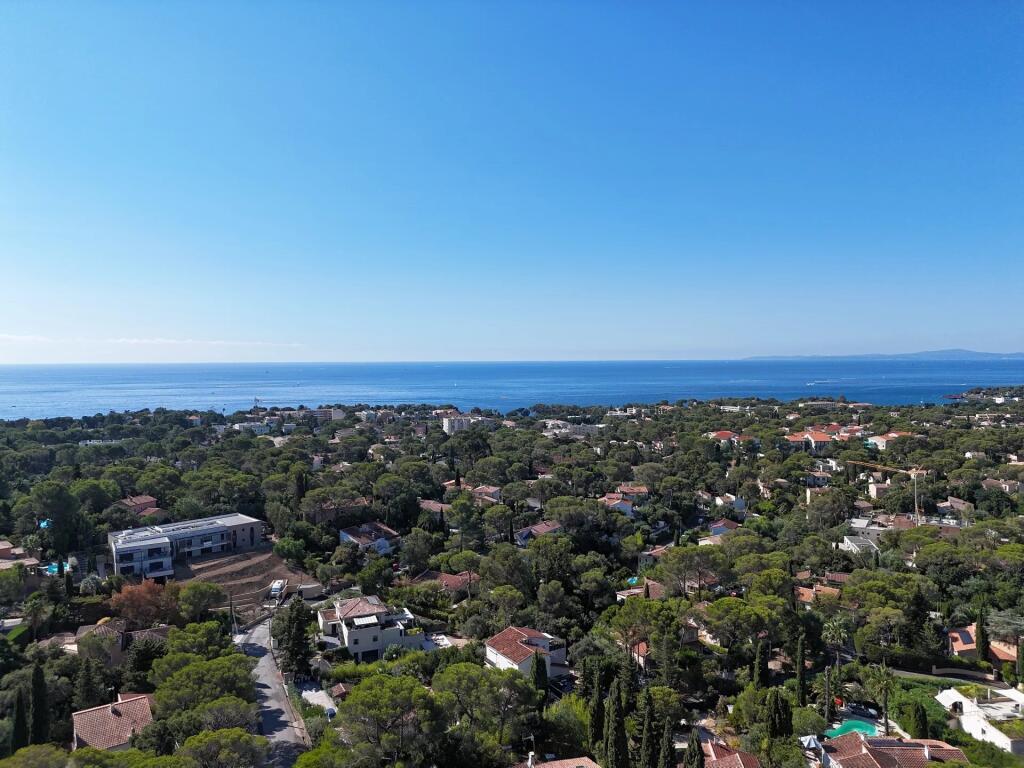 Main image of property: Provence-Alps-Cote d`Azur, Var, St-Raphaël