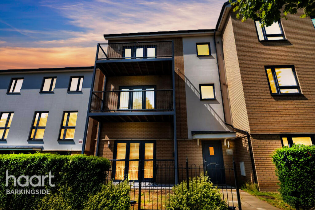 Reservoir Way, Hainault photo 3