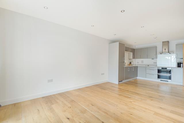 Apartment in Reading - View 5