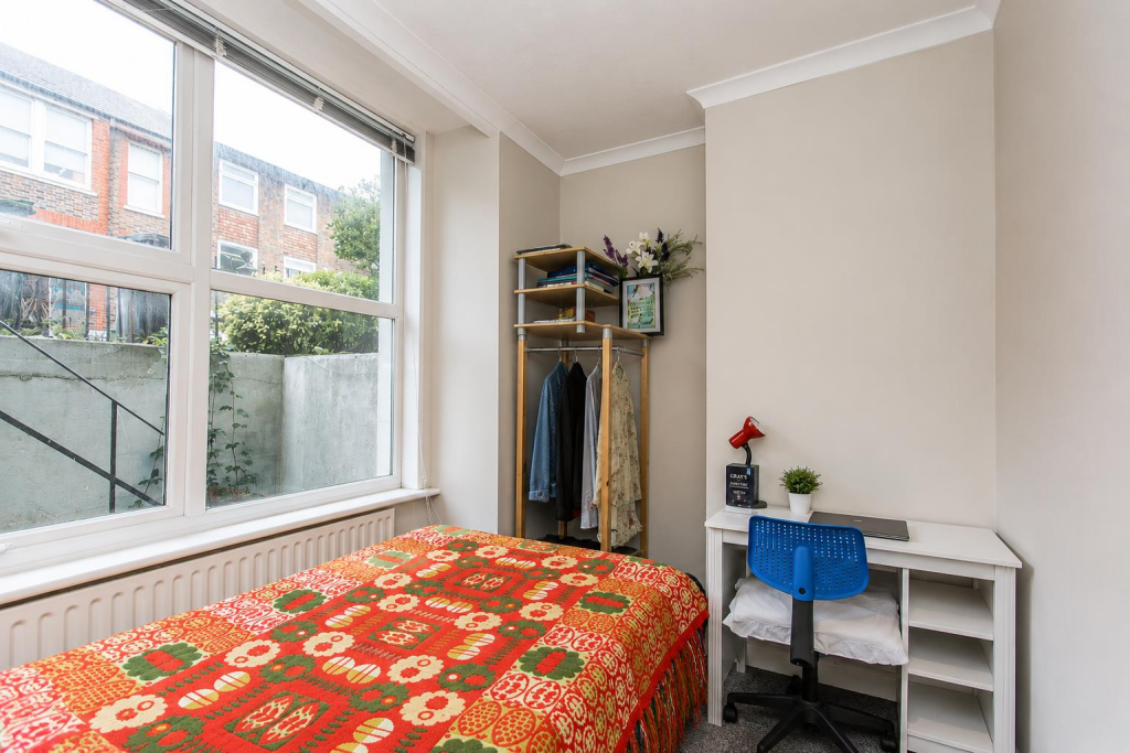 House in Brighton, Whitehawk - More