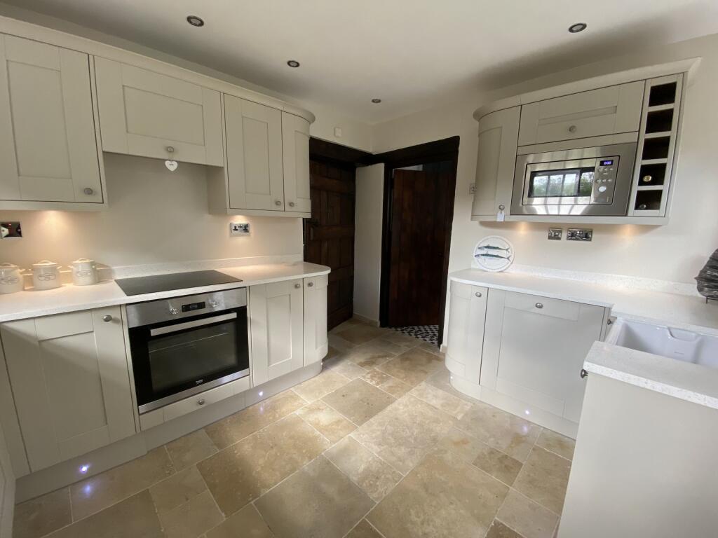 House in Newport - View 5
