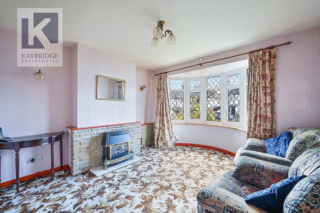 Walsingham Gardens, Epsom, KT19 photo 2