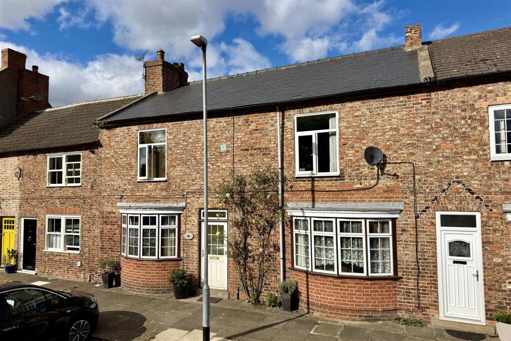 Church Row, Hurworth, DL2 2AQ photo 2