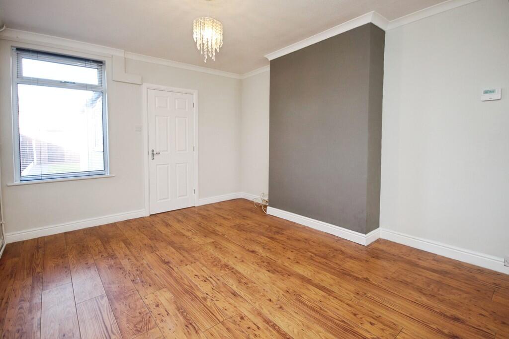 House in Lincoln, Lincolnshire - More