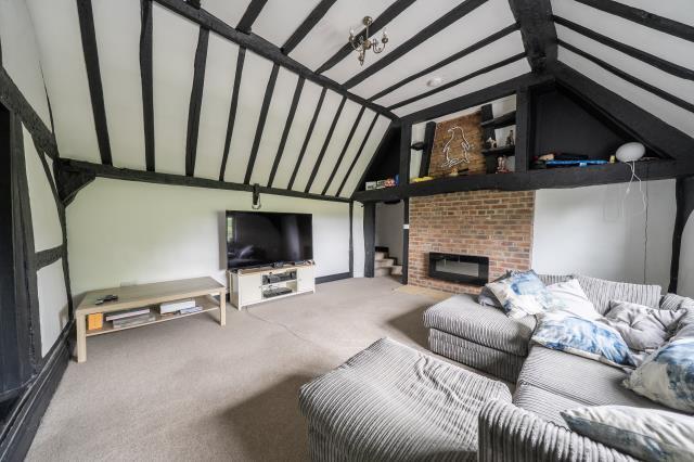 Apartment in Lambourn, West Berkshire - View 5