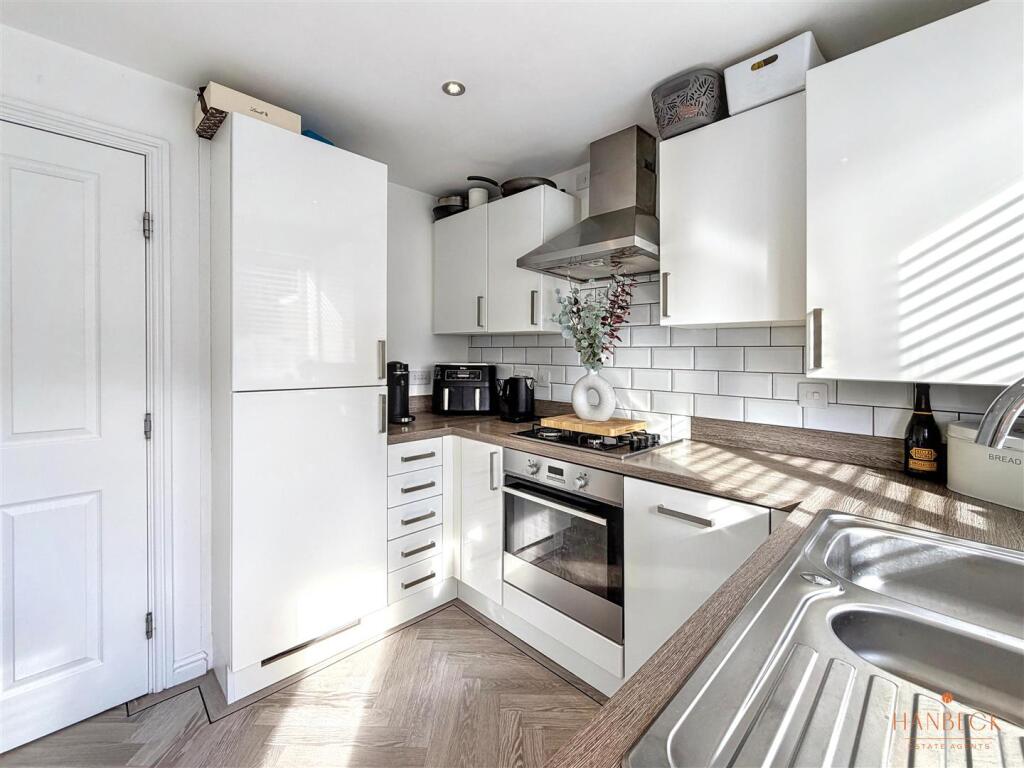 House in Hull - More