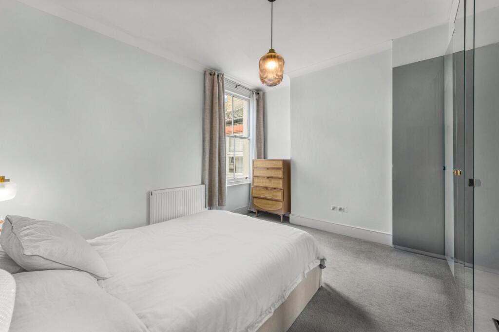 Apartment in London - More