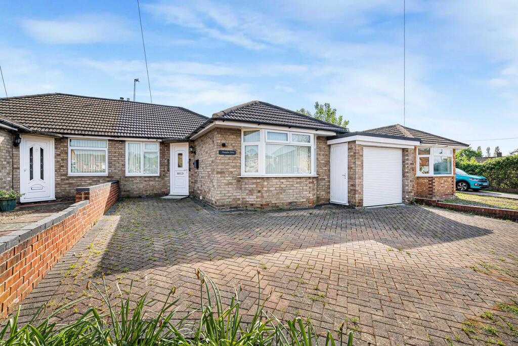 Main image of property: Hampden Drive, Kidlington, OX5