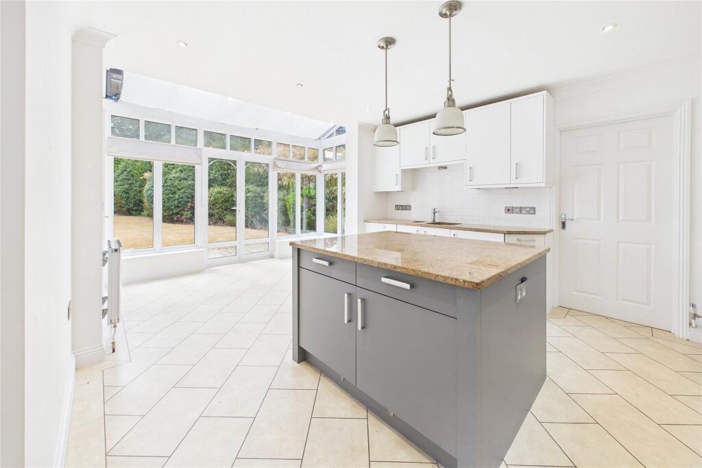 House in Surrey Heath, Surrey - View 5