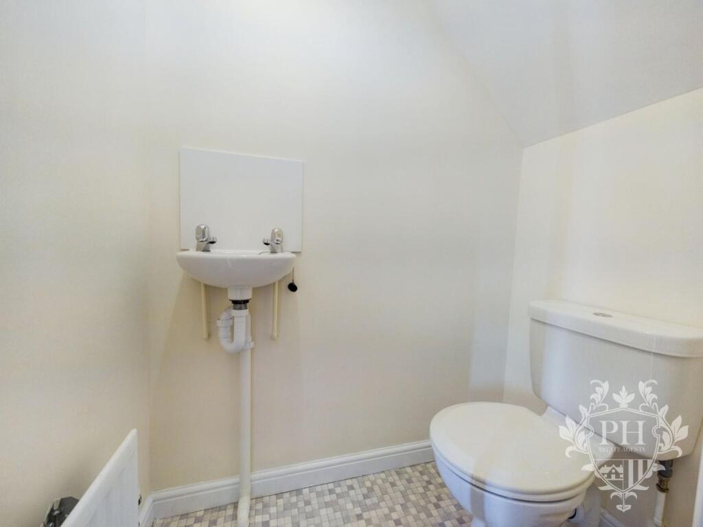 House in Lazenby, Grangetown - More