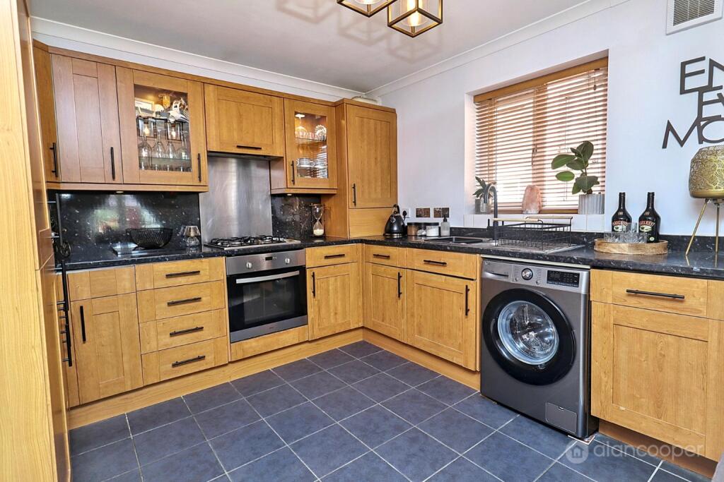 Apartment in Nuneaton and Bedworth, Warwickshire - View 3